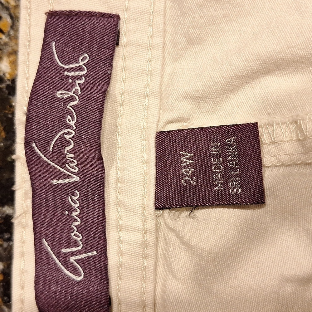 Gloria Vanderbilt Tan Bermuda Shorts Relaxed Fit Knee Length 24W - Picture 3 of 4